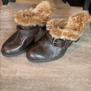 Like new! BOC fur lined heeled mules. Brown. 8